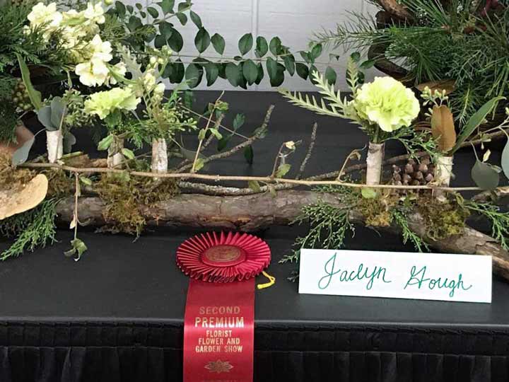 Centerpiece-Red-ribbon-Jaclyn-Gough